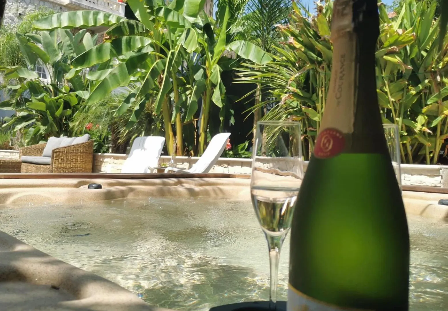 La Petite Nicoise Au Jacuzzi A 3 Min De La Mer Nice